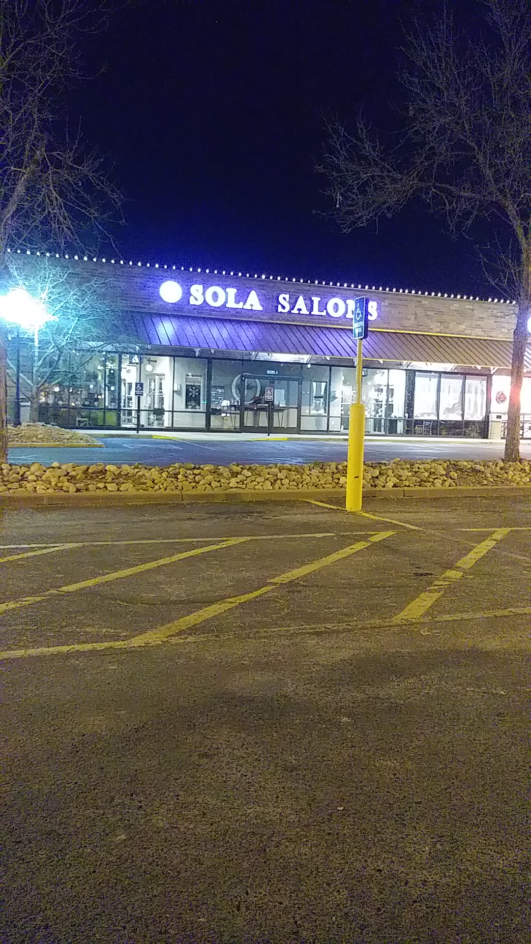 Sola Salons nail photo 3